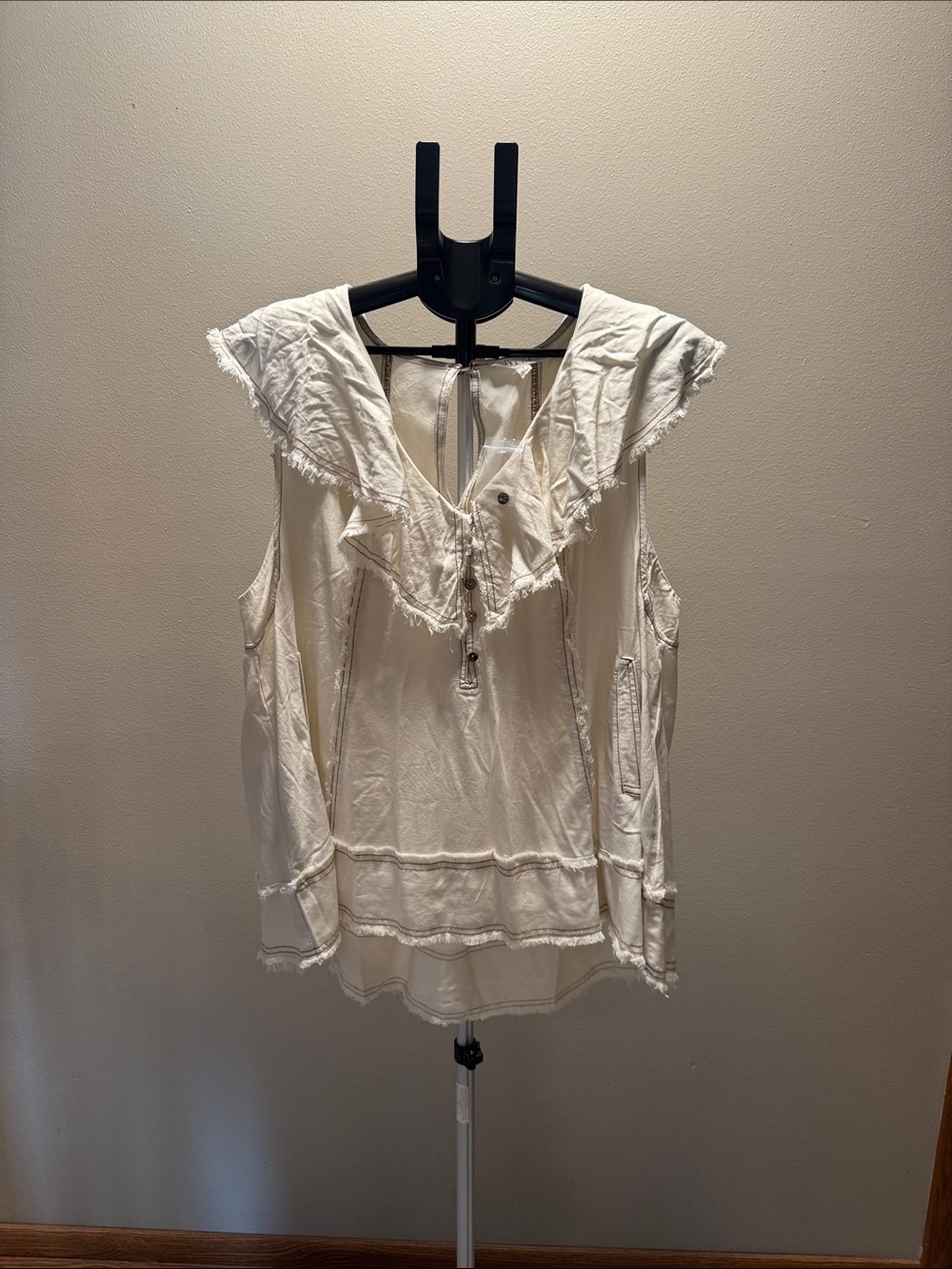 Oli & Hali Ivory Ruffle V-Neck Sleeveless Top